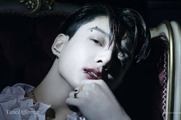 História O príncipe Vampiro JEON JUNGKOOK História escrita por