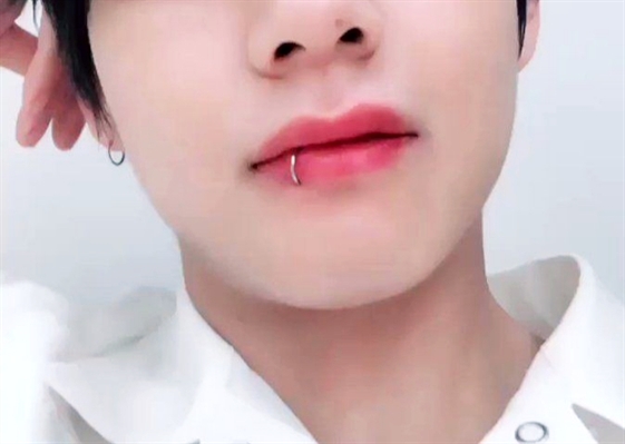 História Heart Lips - Kim Taehyung - One Shot - História escrita por