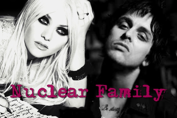 Fanfic / Fanfiction Nuclear Family