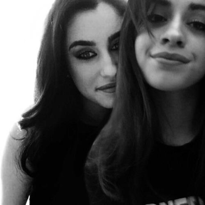 Fanfic / Fanfiction Camren - Amar uma garota pela primeira vez