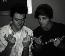 Fanfic / Fanfiction On The Jail - ( Larry Stylinson )