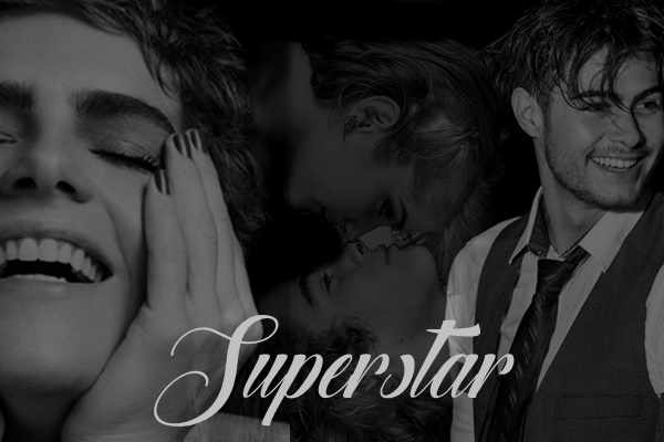 Fanfic / Fanfiction Superstar