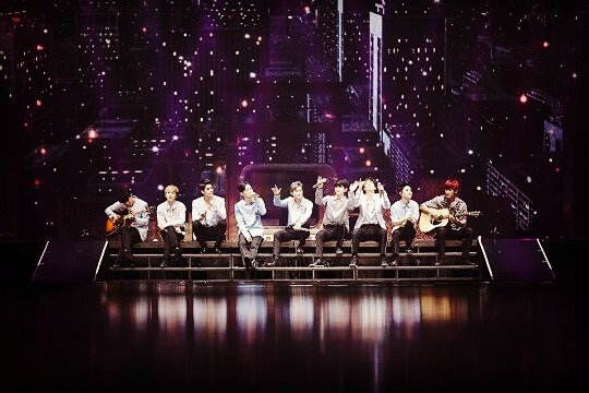 Fanfic / Fanfiction We are one! We are EXO!