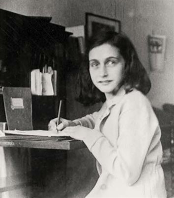 Fanfic / Fanfiction Querida Anne Frank