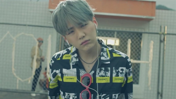 Fanfic / Fanfiction Eu estou aqui -Imagine Suga