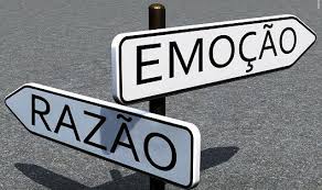 História Entre a razão e a emoção. - História escrita por kihywnn