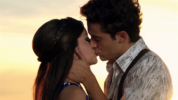 Fanfic / Fanfiction O Sol, a Lua e o Eclipse Total - Lutteo