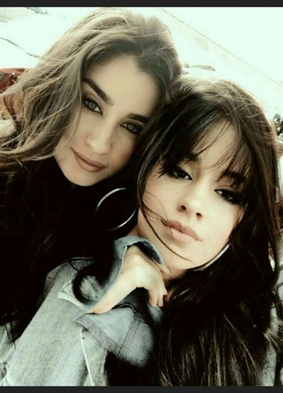 Fanfic / Fanfiction Diferentes mas iguais (Camren)