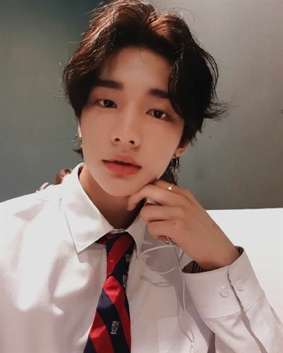 Fanfic / Fanfiction Noiva de mentira- Imagine Hwang Hyunjin