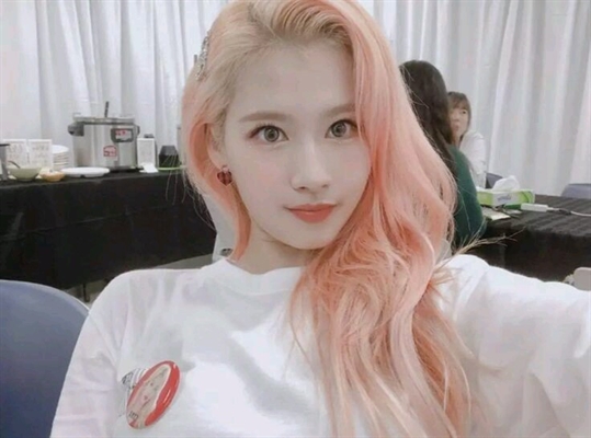 Fanfic / Fanfiction Games on your phone - Sana (one shot) (TWICE)