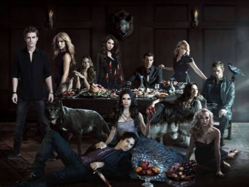 História The Vampires Diaries 9 temporada. - Capítulo 1 o começo a -  História escrita por Kopeeh09 - Spirit Fanfics e Histórias