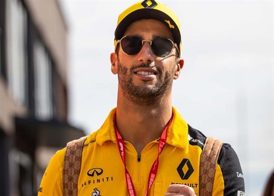 Fanfic / Fanfiction Changes. - Daniel Ricciardo.