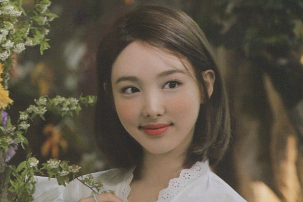 Fanfic / Fanfiction That's My Girl - Imagine Nayeon (TWICE)