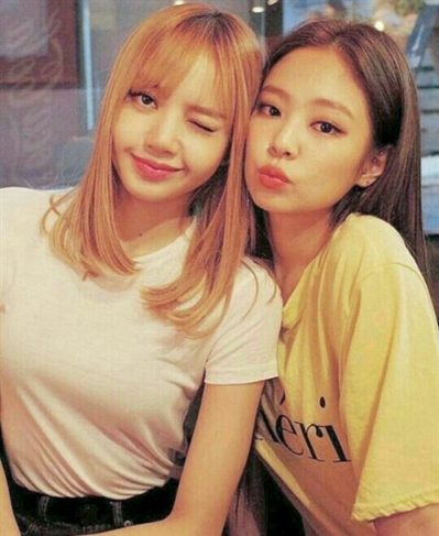 Fanfic / Fanfiction Era Para Ser Só Uma Brincadeira - JenLisa OneShot Hot ( BP )