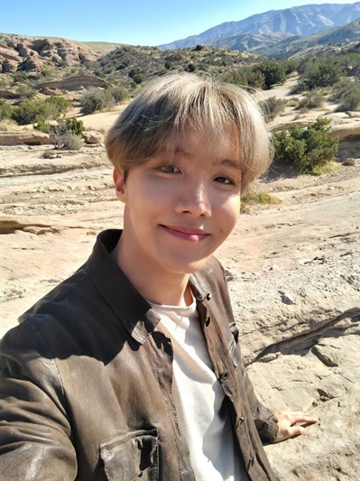 Fanfic / Fanfiction Naquele verão - Jung Hoseok