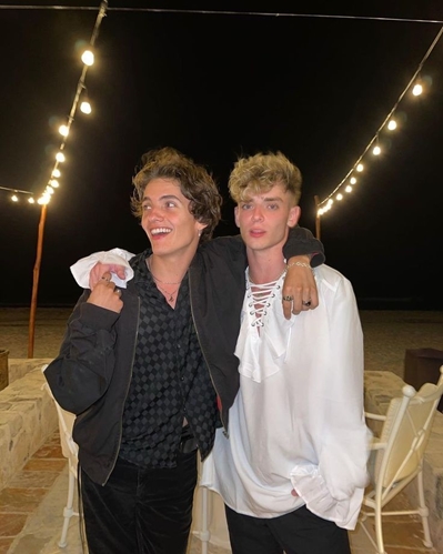 Fanfic / Fanfiction Hot Nosh