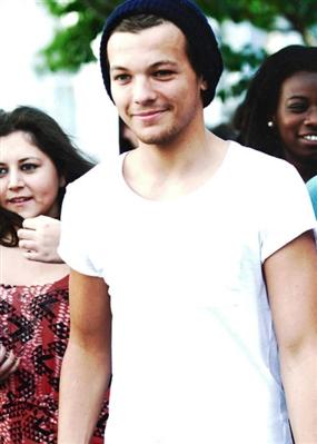 Fanfic / Fanfiction Namorando Louis Tomlinson - What You Will Do?