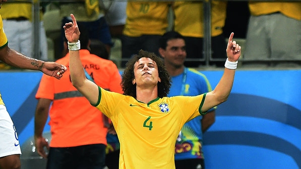 Fanfic / Fanfiction Diário de Uma Iniciante em Copa do Mundo - Fernanda - O primeiro gol do David Luiz na Copa