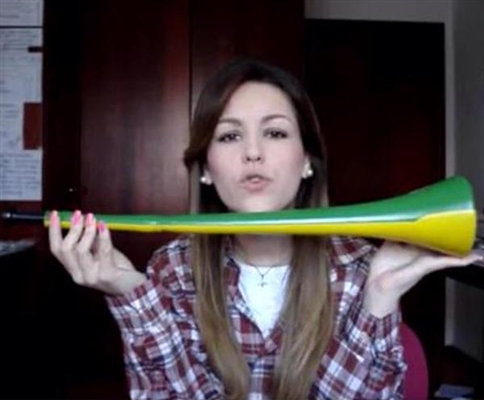 Fanfic / Fanfiction 5INCO MINUTOS - A história de uma estrela - Vuvuzela