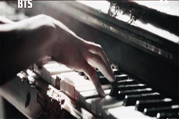 Fanfic / Fanfiction A vida solitária de Taehyung, o piano - Me toque novamente