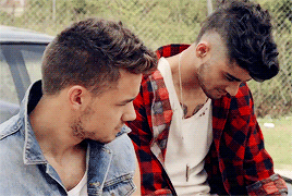 Fanfic / Fanfiction Paradise or Warzone (ZIAM MAYNE) - Capitolo tre; come on then