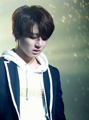 Fanfic / Fanfiction N.E.R.D-Imagine BTS JungKook - Cry