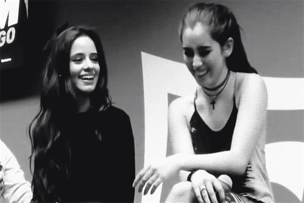Fanfic / Fanfiction Nobody Knows (Camren) - Capitulo 01 "Amigas"