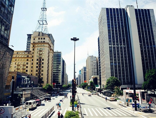 Fanfic / Fanfiction O Sequestro - Temp. 1 - Namjoom em Perigo - Correria na Av. Paulista