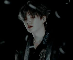 Fanfic / Fanfiction First Love (Min Yoongi, Suga, BTS) - Capítulo V - Just a pretty face