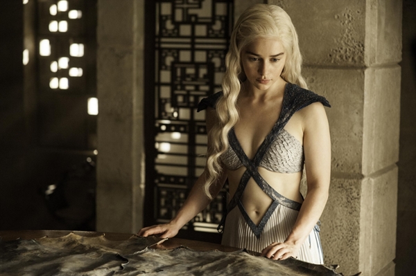 Fanfic / Fanfiction Game of Thrones: Wolf and the Dragon - Daenerys I