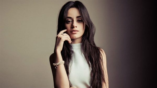 Fanfic / Fanfiction In Your Eyes - "Menina Camila" - Lauren's POV