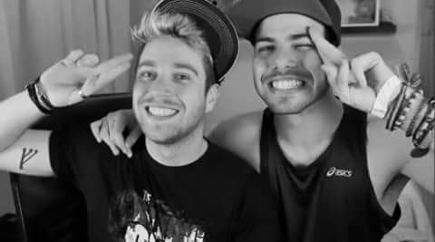 Fanfic / Fanfiction Simplesmente Aconteceu - L3ddy - Sentimentos voltando a tona...