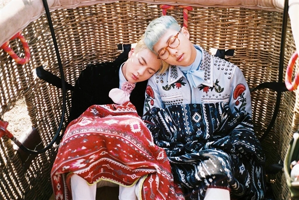 Fanfic / Fanfiction Eu não deveria ter te beijado (NamJin) - Apartamento novo, colega de quarto novo