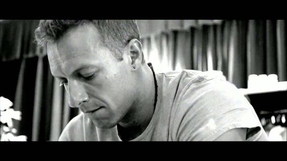 Fanfic / Fanfiction In my Place - " Adventure Of A Lifetime por Chris Martin" - Belive in Love