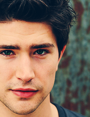 Fanfic / Fanfiction A Lobisomem Avril - 1 Temporada - O apartamento de matt dallas!