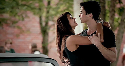 Fanfic / Fanfiction Delena - Holding On And Lettin Go - You Make Life Easier.