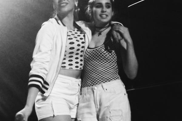Fanfic / Fanfiction Look At Me (Laurinah). - 40: They Don't Know About Us