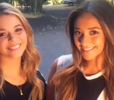 Fanfic / Fanfiction Emison- Unexpected Love ( Amor Inesperado ) - A Special Day parte I