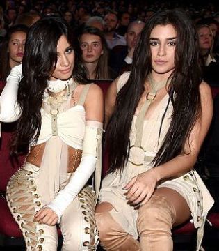 Fanfic / Fanfiction I Found A Girl ( Camren Fanfic) - Playtime