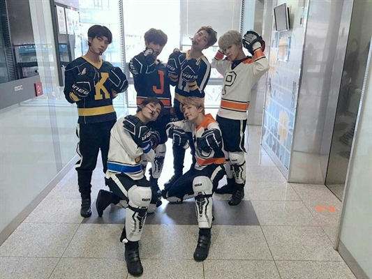 Fanfic / Fanfiction Cinderella and The Seven Knights - BTS - Squad da Vergonha