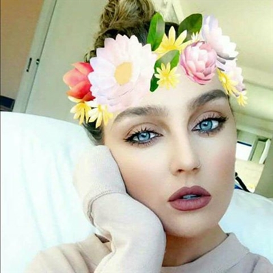 Fanfic / Fanfiction Imagines hot de Famosos - Balada(Perrie Edwards Lésbico)