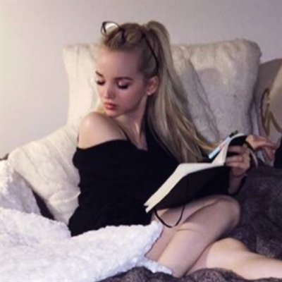 Fanfic / Fanfiction My Little kitty (Dove Cameron + Ariana Grande) - Parquinho