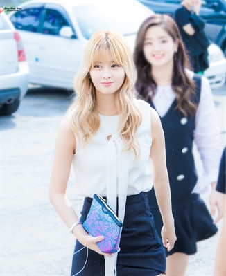 Fanfic / Fanfiction Best (girl)friends - The truth about Hirai Momo