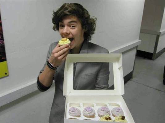 Fanfic / Fanfiction The Boy Of The Cupcakes - Chapter five