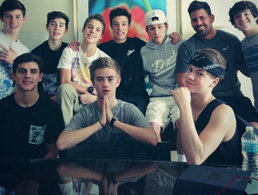 Fanfic / Fanfiction The friend of my brother - Old Magcon