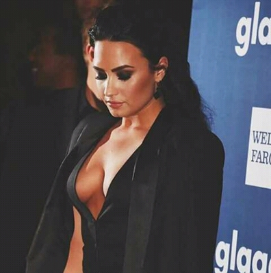 Fanfic / Fanfiction The Love is Real - O que é isso Demetria?