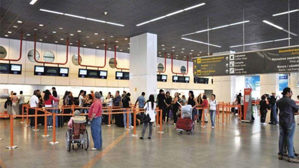 Fanfic / Fanfiction A Journey Changes Everything - AEROPORTO