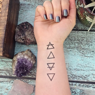 Tattoos que representam os 4 elementos (Fogo, Água, Terra e Ar)  Tatuagem  de elementos, Tatuagem dos quatro elementos, Tatuagens