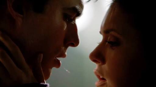 Fanfic / Fanfiction Eu odeio ama você "Elena e Damon" - Quase?
