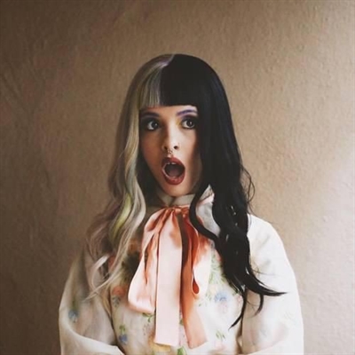 Fanfic / Fanfiction Amor adolescente (DahMin e BangTwice) - Vamos pro Show Da Melanie Martinez?